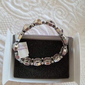 Lia Sophia Silver "Amplify" Stretch bracelet